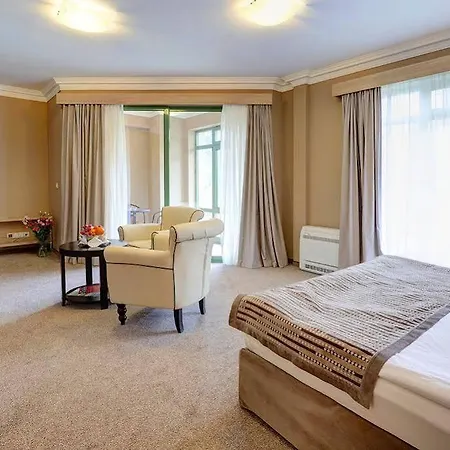 Romance Splendid And Hotel