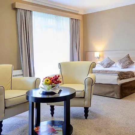 Romance Splendid And Hotel